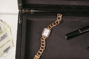 Chanel Premiere Background desk