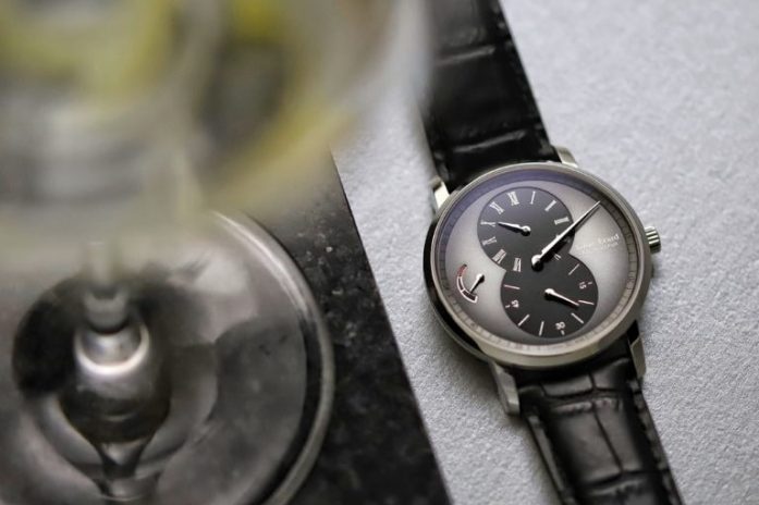 Louis-Erard-excellence-background